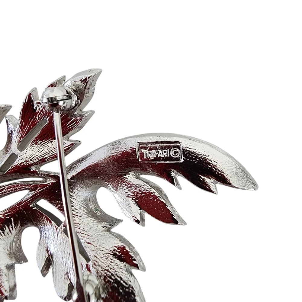 Trifari vintage brooch